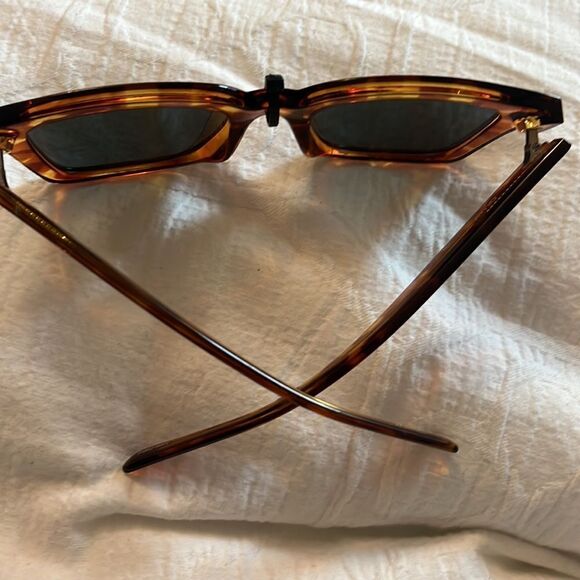Quay Australia NWT Icy Sunglasses Orange Tortoise/Green Lens - Picture 8 of 10